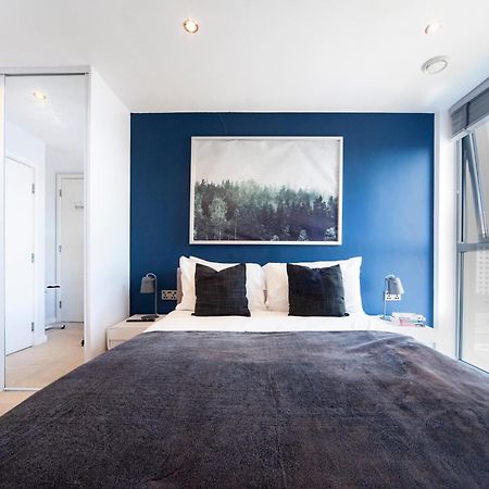 Top Floor Apt - 2 Bed/2 Bath + Private Balcony London Bagian luar foto