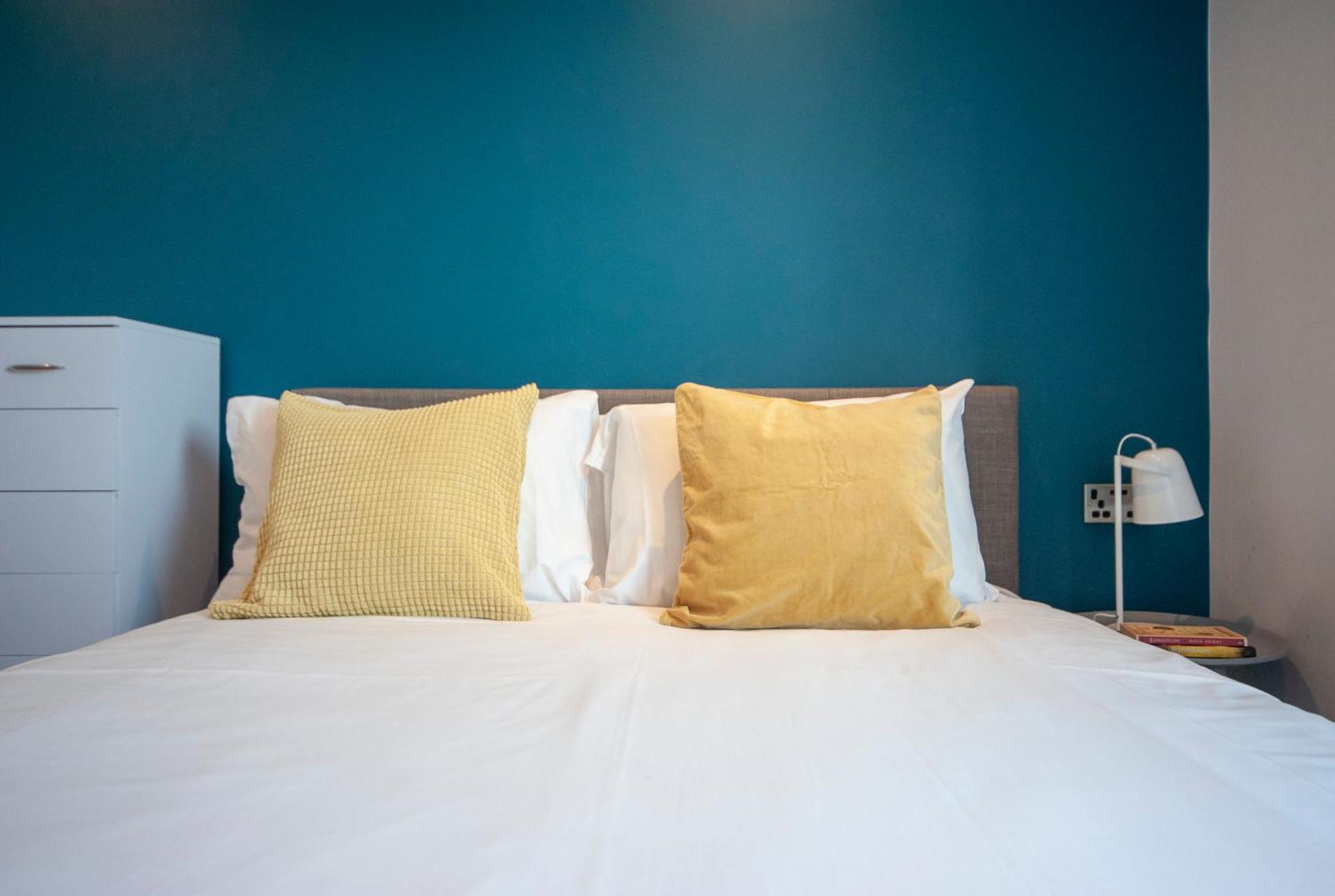 Top Floor Apt - 2 Bed/2 Bath + Private Balcony London Bagian luar foto